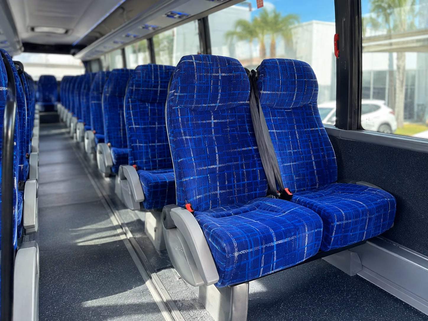 find the right bus to move your wedding party between ceremony and reception in overland park